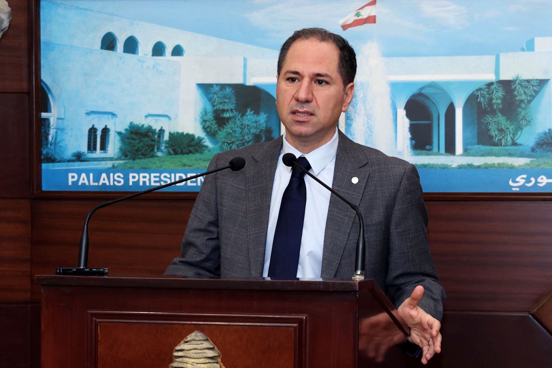 الجميّل: السفير الإيراني طار